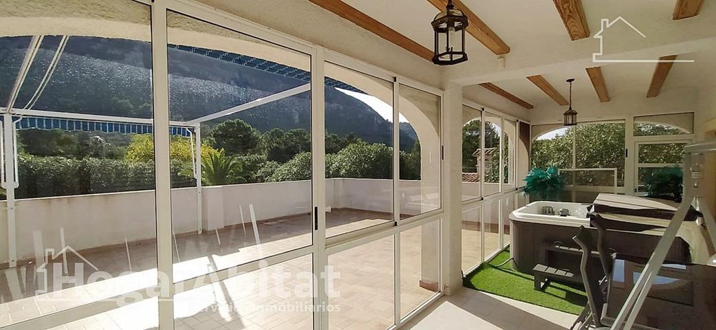 ESPECTACULAR CHALET CON PISCINA, JACUZZI, BARBACOA Y AMPLIAS TERRAZAS photo 0