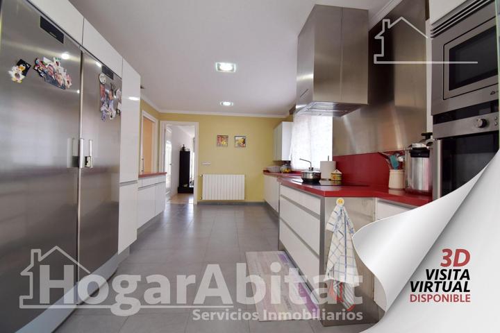 ESPECTACULAR CHALET SEMINUEVO CON PISCINA, GARAJE, BARBACOA Y TERRAZA photo 0
