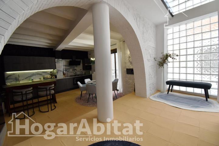 MODERNA CASA REFORMADA CON PATIO, BALCÓN, TERRAZA Y TRASTERO photo 0
