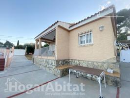 BONITO CHALET CON GARAJE, PISCINA Y JARDÍN photo 0