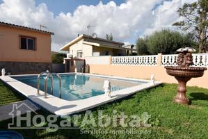 PRECIOSO CHALET ESQUINERO CON PISCINA PRIVADA, GARAJE, TERRAZA Y TRASTERO photo 0