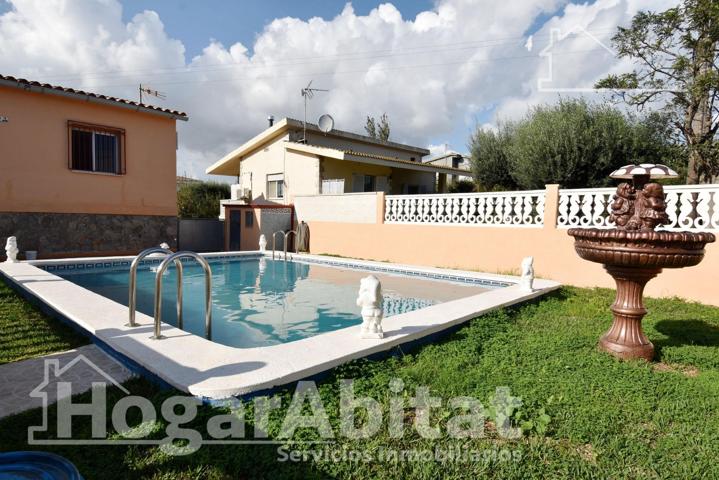 PRECIOSO CHALET ESQUINERO CON PISCINA PRIVADA, GARAJE, TERRAZA Y TRASTERO photo 0