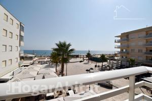 PRIMERA LÍNEA DE PLAYA CON TERRAZA Y ESPECTACULARES VISTAS AL MAR photo 0