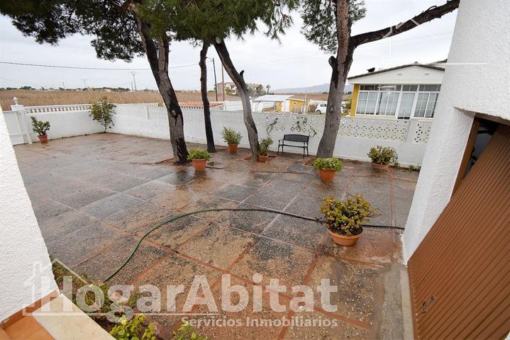 CHALET CON GARAJE, PISCINA Y JARDÍN photo 0
