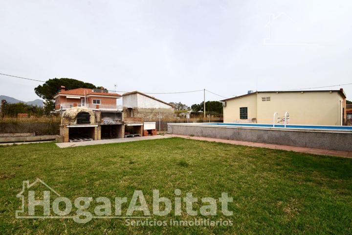 CHALET CON PISCINA, TERRAZA, BARBACOA Y PARKING photo 0