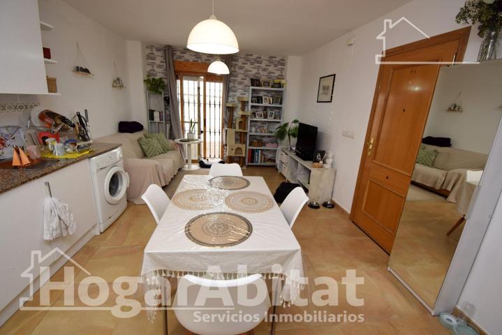 ACOGEDOR Y LUMINOSO EXTERIOR CON PATIO photo 0