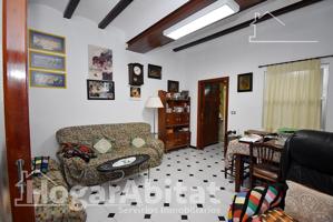 AMPLIA CASA CON TERRAZA JUNTO AV. CEDRE photo 0