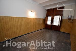 ¡GRAN OPORTUNIDAD! AMPLIA CASA CON BALCÓN, TERRAZA Y TRASTERO photo 0
