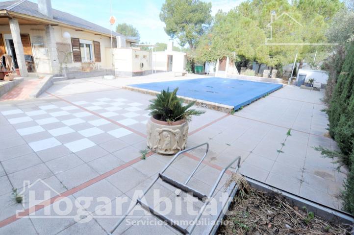 CHALET CON PISCINA, TERRAZA, GARAJE Y BARBACOA photo 0