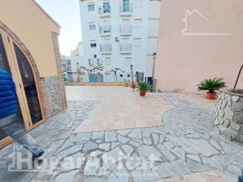 ¡ESPECTACULAR! GRAN CASA CON GARAJE, TERRAZA Y BALCÓN EN EL CENTRO photo 0