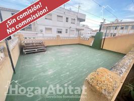 ¡OPORTUNIDAD DE INVERSIÓN! AMPLIA CASA CON TERRAZA Y PARCELA, EN EL CENTRO photo 0