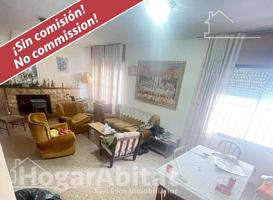 ¡OPORTUNIDAD DE INVERSIÓN! AMPLIA CASA CON TERRAZA Y PARCELA, EN EL CENTRO photo 0