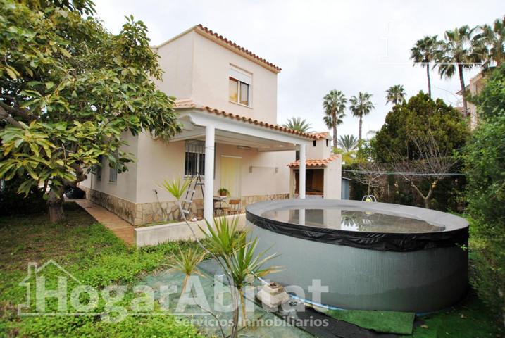 ¡OPORTUNIDAD DE INVERSIÓN! GRAN CHALET CON GARAJE Y TERRAZA CERCA DEL MAR photo 0