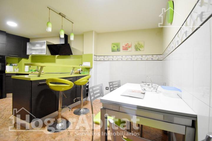 EXTERIOR CON PATIO Y TRASTERO photo 0