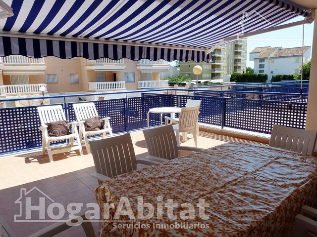 ¡Al lado mismo de la playa! Seminuevo con piscina, terraza y garaje photo 0