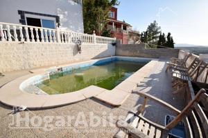 CHALET TOTALMENTE REFORMADO CON PISCINA, GARAJE Y GRAN TERRAZA photo 0