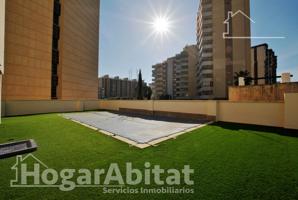 ¡SEGUNDA LÍNEA DE PLAYA! EXTERIOR Y LUMINOSO EN RESIDENCIAL CON PISCINA photo 0