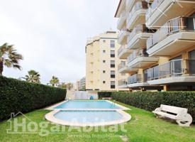 ¡PRIMERA LÍNEA DE PLAYA! IMPECABLE EN RESIDENCIAL CON PISCINA photo 0