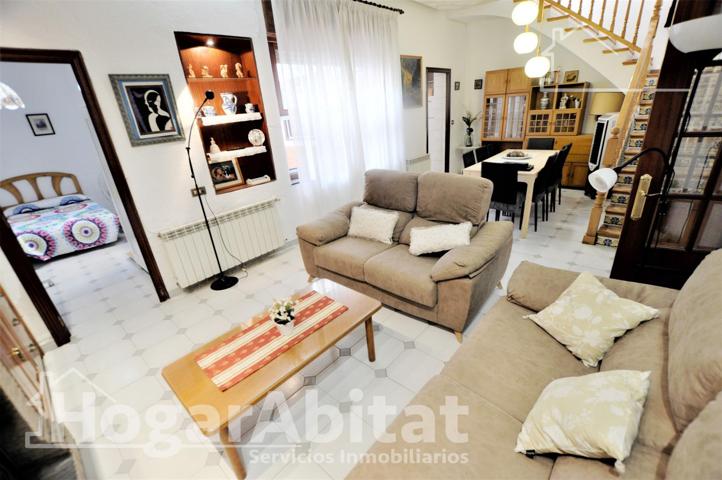 ¡OPORTUNIDAD DE INVERSIÓN! GRAN CASA CON GARAJE Y TERRAZA photo 0