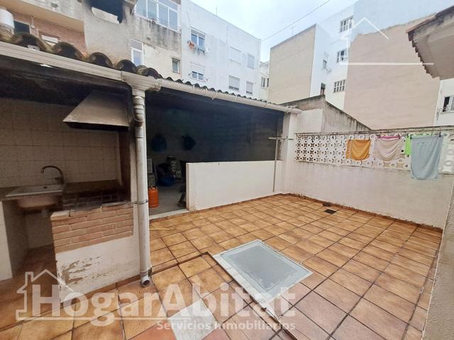 ¡DOS EN UNO! AMPLIA CASA CON GARAJE, TERRAZA Y TRASTERO, Y LOCAL COMERCIAL CON TERRAZA photo 0