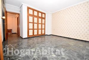 OPORTUNIDAD DE INVERSIÓN. DISFRUTA DE UNA VIVIENDA CON OFICINA EN EL CENTRO photo 0