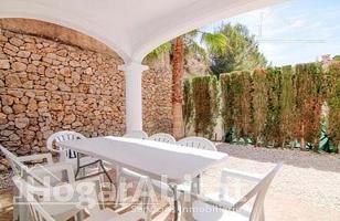 PRECIOSO ADOSADO SEMINUEVO EN RESIDENCIAL CON GARAJE, PISCINA Y 2 TERRAZAS photo 0