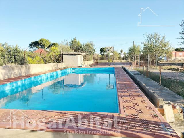 VILLA CON PISCINA, GARAJE, TERRAZA Y ESPACIOSAS PARCELAS photo 0