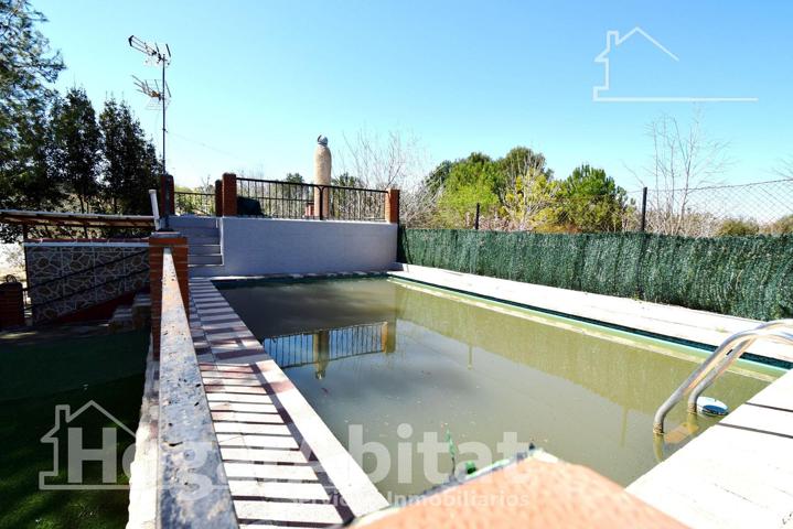 CHALET REFORMADO CON PISCINA, GARAJE Y AMPLIA TERRAZA photo 0