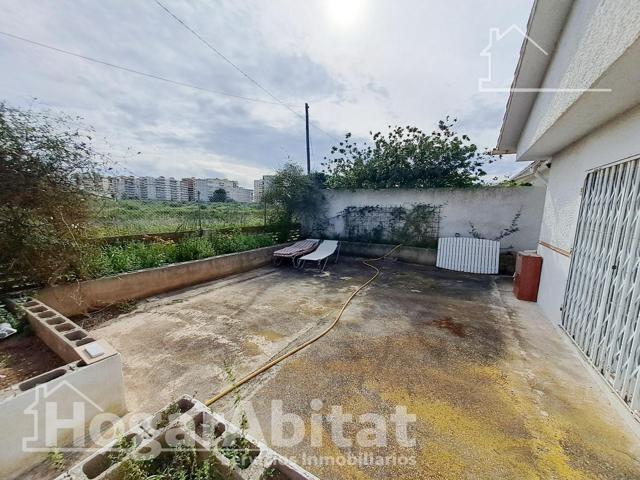 ¡CERCA DE LA PLAYA! GRAN CHALET CON TERRAZA, JARDÍN Y GARAJE photo 0