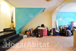 ¡OPORTUNIDAD DE INVERSIÓN! AMPLIA CASA CON GRAN TERRAZA Y PARCELA photo 0