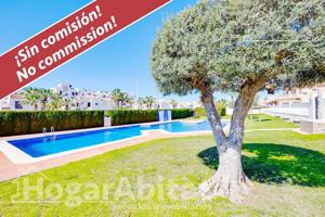 ¡ESPECTACULAR CHALET! EN URBANIZACIÓN CON PISCINA Y PARCELA photo 0