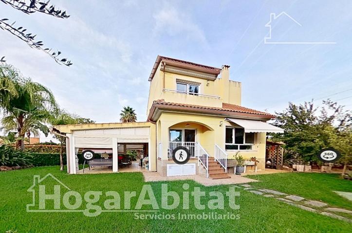 CHALET SEMINUEVO CON PISCINA, GARAJE, BARBACOA Y TERRAZA photo 0