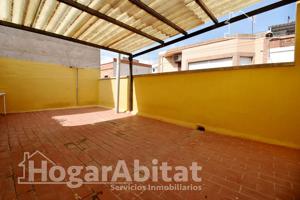 GRAN CASA SEMIREFORMADA CON TERRAZA photo 0