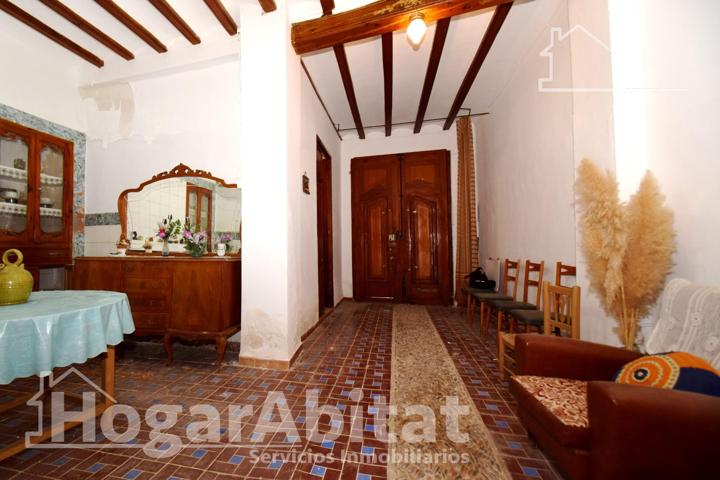 ¡ESTUPENDA OPORTUNIDAD! CASA PARA REFORMAR CON PATIO, TERRAZA Y TRASTERO photo 0