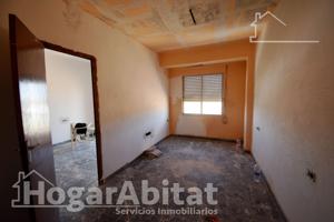 ¡GRAN OPORTUNIDAD! PARA REFORMAR TOTALMENTE CON BALCÓN Y TRASTERO photo 0