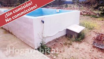 CHALET RUSTICO CON PARCELA, TERRAZA Y PARKING photo 0