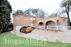 ¡ESPECTACULAR CHALET! CON GARAJE Y PISCINA PRIVADA photo 0