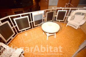 GRAN CASA LUMINOSA Y ESQUINERA CON CINCO DORMITORIOS Y TERRAZA photo 0