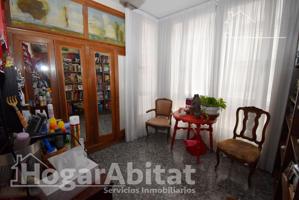 CASA SEMIREFORMADA CON GARAJE Y DOS TERRAZAS, EN EL CENTRO photo 0