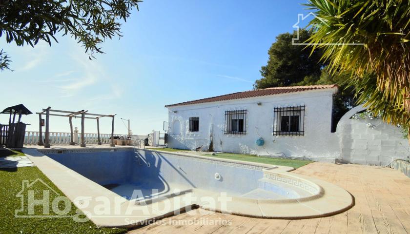 ¡VISTAS DESPEJADAS! CHALET CON PISCINA, GARAJE, TERRAZA Y BARBACOA photo 0
