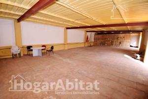 CHALET CON 4361 M2 DE PARCELA Y PARKING photo 0