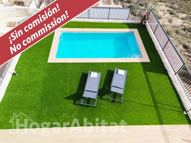 MARAVILLOSA VILLA DE LUJO A ESTRENAR CON PISCINA, GARAJE Y TERRAZA photo 0