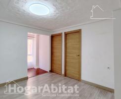 ¡TOTALMENTE REFORMADO! BONITO, ACOGEDOR Y EXTERIOR CON BALCÓN photo 0