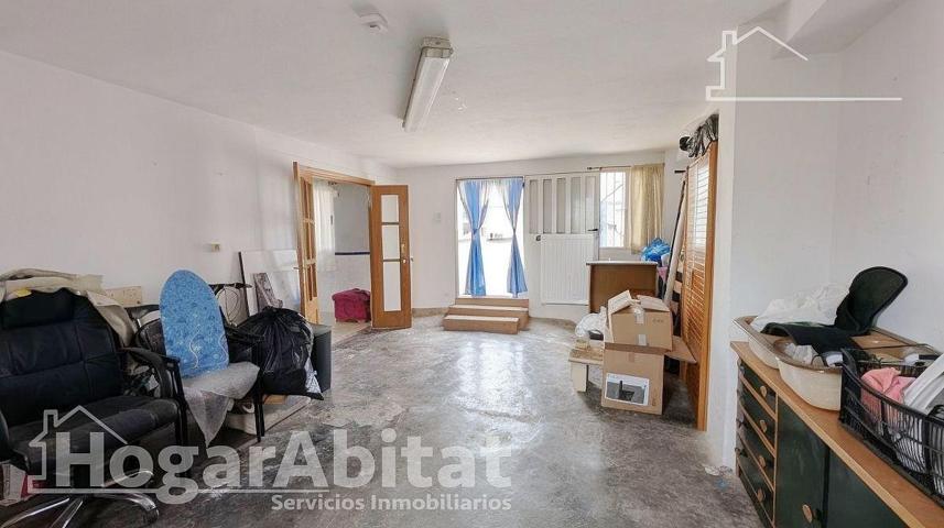 CASA MUY AMPLIA Y LUMINOSA CON GARAJE Y DOS TERRAZAS photo 0