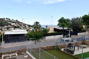¡VISTAS AL MAR! ESPECTACULAR DÚPLEX EN RESIDENCIAL CON GARAJE Y DOBLE TERRAZA photo 0