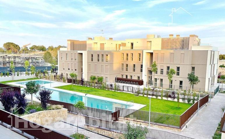 ¡TOTALMENTE NUEVO! LUMINOSO EN RESIDENCIAL CON GARAJE Y PISCINA photo 0