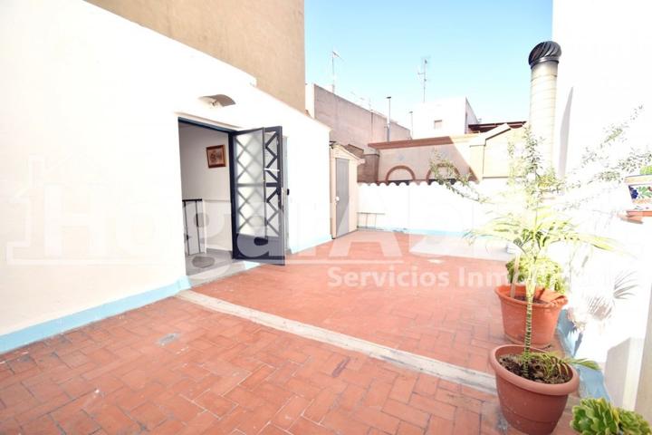 Magnífica casa doble con garaje y enorme terraza photo 0