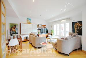 ¡PRECIOSO, AMPLIO Y ESQUINERO! TOTALMENTE REFORMADO CON TERRAZA Y BALCÓN photo 0