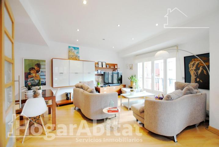 ¡PRECIOSO, AMPLIO Y ESQUINERO! TOTALMENTE REFORMADO CON TERRAZA Y BALCÓN photo 0