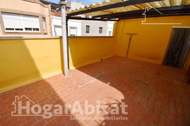 GRAN CASA SEMIREFORMADA CON TERRAZA photo 0